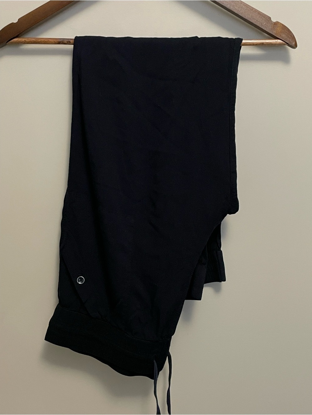 TNA Aritzia Black Drawstring Joggers Women’s Large